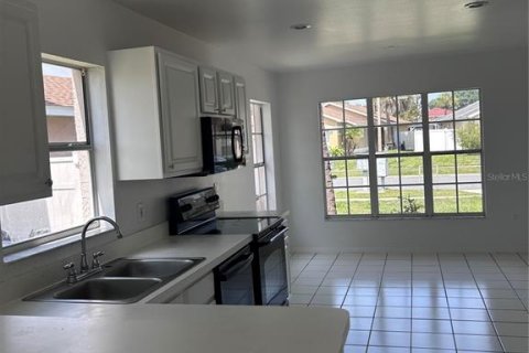 Villa ou maison à louer à Kissimmee, Floride: 4 chambres, 170.85 m2 № 2109630 - photo 22