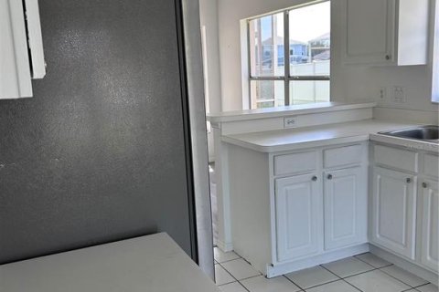 Villa ou maison à louer à Kissimmee, Floride: 4 chambres, 170.85 m2 № 2109630 - photo 19