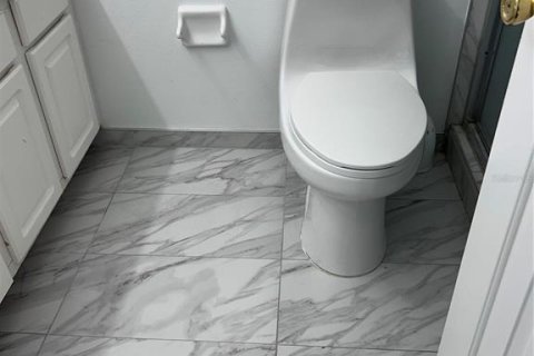 Villa ou maison à louer à Kissimmee, Floride: 4 chambres, 170.85 m2 № 2109630 - photo 6