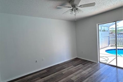 Villa ou maison à louer à Kissimmee, Floride: 4 chambres, 170.85 m2 № 2109630 - photo 4