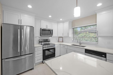 Condominio en Boynton Beach, Florida, 2 dormitorios  № 2421995