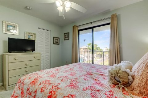 Adosado en venta en Treasure Island, Florida, 2 dormitorios, 141.21 m2 № 2166153 - foto 30