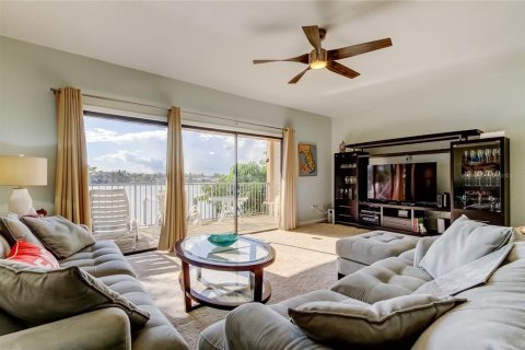 Adosado en venta en Treasure Island, Florida, 2 dormitorios, 141.21 m2 № 2166153 - foto 2