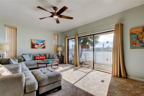 Adosado en venta en Treasure Island, Florida, 2 dormitorios, 141.21 m2 № 2166153 - foto 5