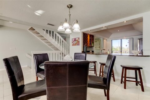Adosado en venta en Treasure Island, Florida, 2 dormitorios, 141.21 m2 № 2166153 - foto 9