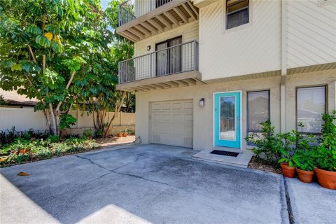 Adosado en Treasure Island, Florida 2 dormitorios, 141.21 m2 № 2166153