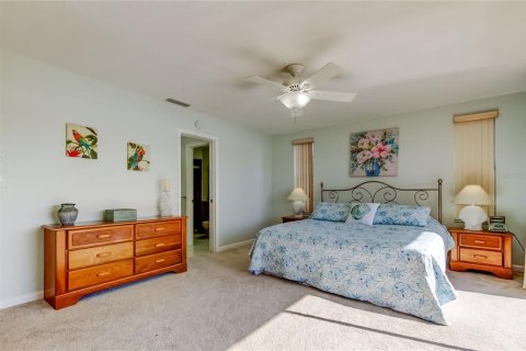 Adosado en venta en Treasure Island, Florida, 2 dormitorios, 141.21 m2 № 2166153 - foto 21