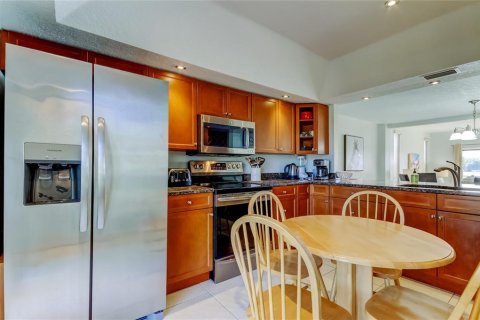 Adosado en venta en Treasure Island, Florida, 2 dormitorios, 141.21 m2 № 2166153 - foto 14