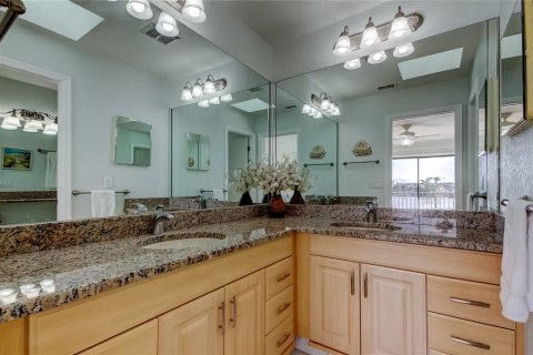 Adosado en venta en Treasure Island, Florida, 2 dormitorios, 141.21 m2 № 2166153 - foto 27