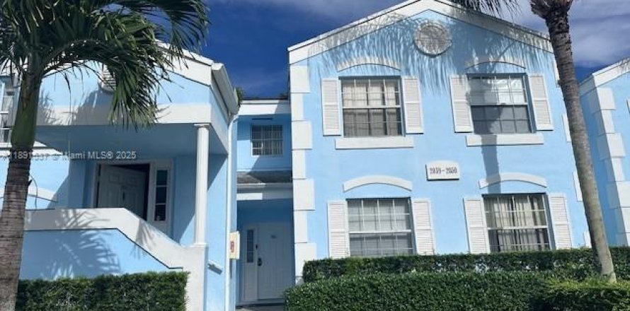 Condo in Homestead, Florida, 2 bedrooms № 1944752
