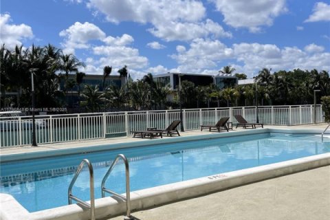 Condo in Bay Harbor Islands, Florida, 1 bedroom  № 1874320 - photo 22