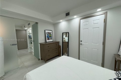 Condo in Bay Harbor Islands, Florida, 1 bedroom  № 1874320 - photo 20