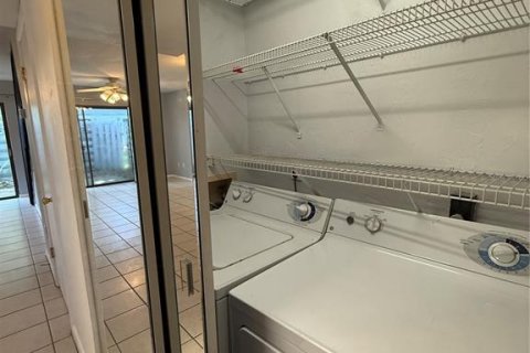 Снять в аренду таунхаус в Гейнсвилл, Флорида 4 комнаты, 83.61м2, № 2110035 - фото 30
