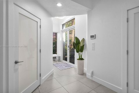 House in Pompano Beach, Florida 4 bedrooms, 252.88 sq.m. № 1868644 - photo 6