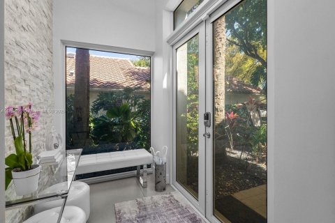 House in Pompano Beach, Florida 4 bedrooms, 252.88 sq.m. № 1868644 - photo 7
