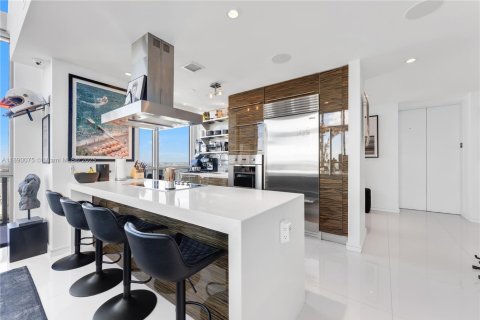 Condominio en venta en Miami, Florida, 2 dormitorios, 280.29 m2 № 1939288 - foto 7