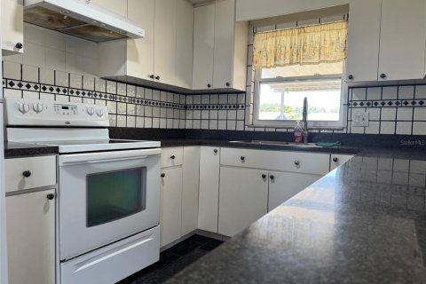 Villa ou maison à louer à Pinellas Park, Floride: 3 chambres, 106.84 m2 № 2414074 - photo 4