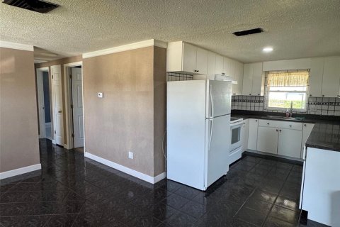 Villa ou maison à louer à Pinellas Park, Floride: 3 chambres, 106.84 m2 № 2414074 - photo 14