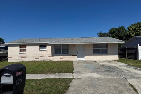 Villa ou maison à Pinellas Park, Floride 3 chambres, 106.84 m2 № 2414074