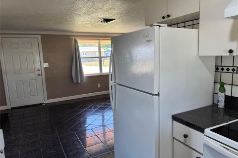 Villa ou maison à louer à Pinellas Park, Floride: 3 chambres, 106.84 m2 № 2414074 - photo 6