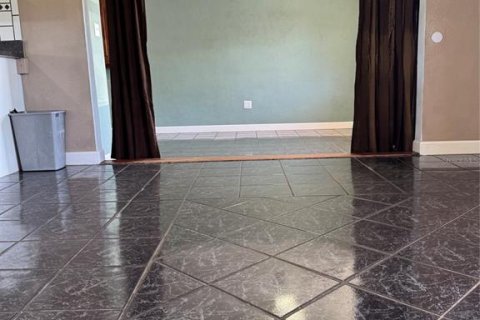 Villa ou maison à louer à Pinellas Park, Floride: 3 chambres, 106.84 m2 № 2414074 - photo 12
