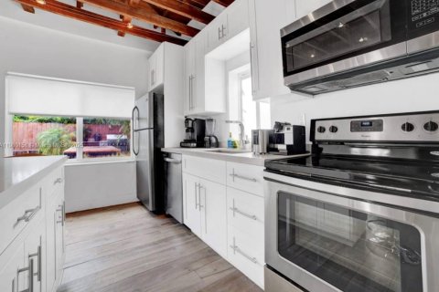 Apartment in Miami, Florida 2 bedrooms, 65.03 sq.m. № 1952669 - photo 5