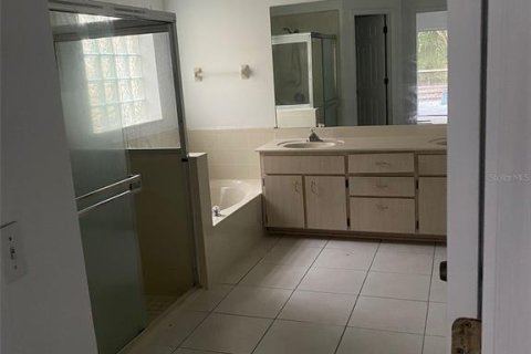 House in Kissimmee, Florida 3 bedrooms, 146.32 sq.m. № 1912317 - photo 10