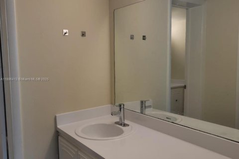 Condominio en venta en Miami, Florida, 1 dormitorio, 76.74 m2 № 2012161 - foto 13