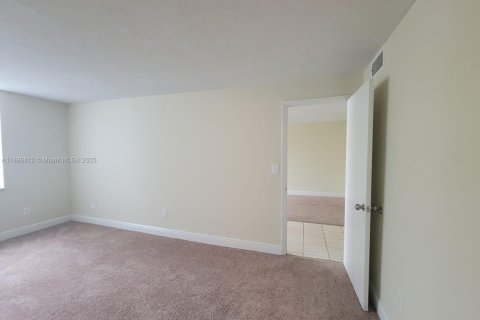 Condominio en venta en Miami, Florida, 1 dormitorio, 76.74 m2 № 2012161 - foto 8