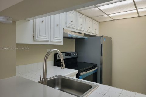 Condominio en venta en Miami, Florida, 1 dormitorio, 76.74 m2 № 2012161 - foto 4