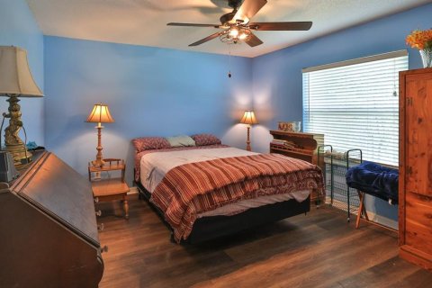 House in Edgewater, Florida 4 bedrooms, 273.5 sq.m. № 2202187 - photo 15