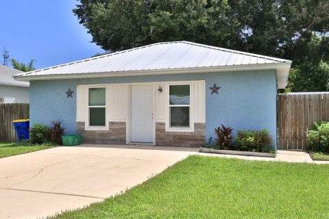 House in Edgewater, Florida 4 bedrooms, 273.5 sq.m. № 2202187 - photo 4