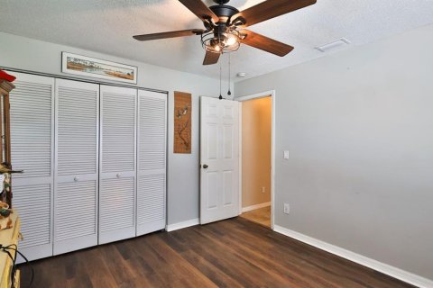 House in Edgewater, Florida 4 bedrooms, 273.5 sq.m. № 2202187 - photo 19