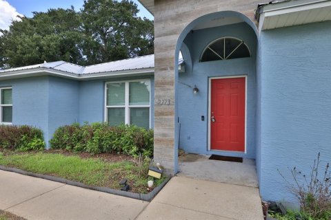 House in Edgewater, Florida 4 bedrooms, 273.5 sq.m. № 2202187 - photo 5