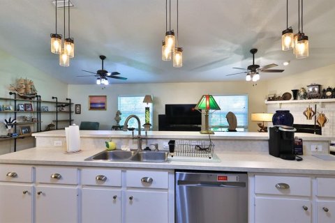 House in Edgewater, Florida 4 bedrooms, 273.5 sq.m. № 2202187 - photo 14