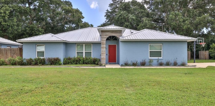 House in Edgewater, Florida 4 bedrooms, 273.5 sq.m. № 2202187
