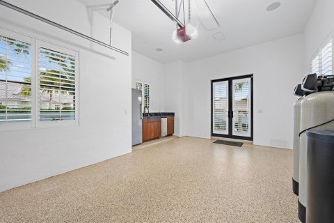 House in Jupiter, Florida 4 bedrooms, 385.08 sq.m. № 2178331 - photo 17