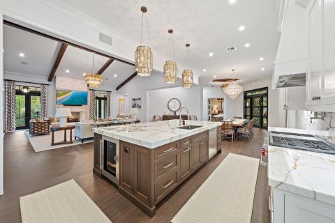House in Jupiter, Florida 4 bedrooms, 385.08 sq.m. № 2178331 - photo 16