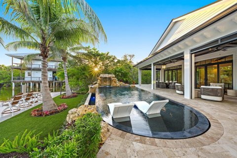 House in Jupiter, Florida 4 bedrooms, 385.08 sq.m. № 2178331 - photo 9