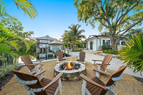 House in Jupiter, Florida 4 bedrooms, 385.08 sq.m. № 2178331 - photo 2