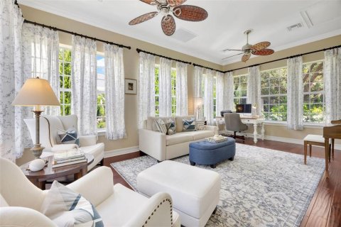 House in Celebration, Florida 4 bedrooms, 372.54 sq.m. № 1912667 - photo 20