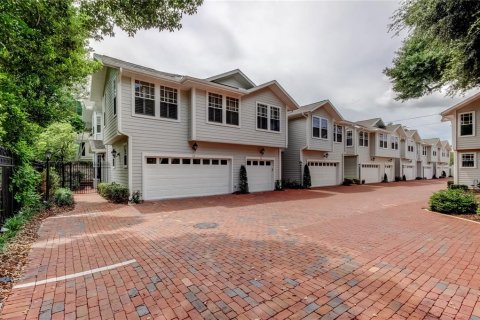 Touwnhouse à vendre à Tampa, Floride: 3 chambres, 152.45 m2 № 1916270 - photo 5
