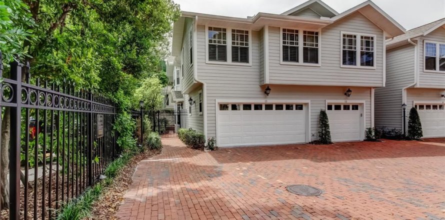 Touwnhouse à Tampa, Floride 3 chambres, 152.45 m2 № 1916270