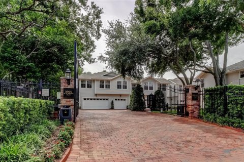 Touwnhouse à vendre à Tampa, Floride: 3 chambres, 152.45 m2 № 1916270 - photo 4