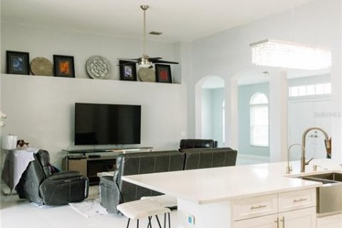 House in Land O' Lakes, Florida 4 bedrooms, 252.23 sq.m. № 1876331 - photo 10