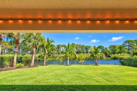 House in Palm City, Florida 3 bedrooms, 237.37 sq.m. № 2426117 - photo 7
