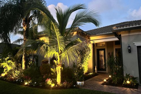 House in Palm City, Florida 3 bedrooms, 237.37 sq.m. № 2426117 - photo 4