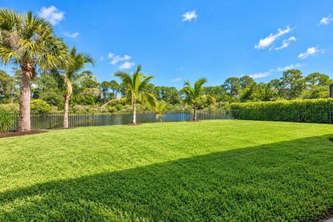 House in Palm City, Florida 3 bedrooms, 237.37 sq.m. № 2426117 - photo 9