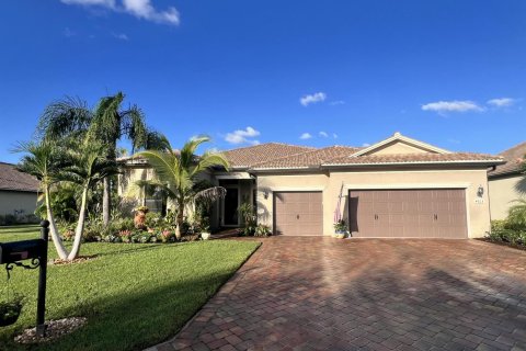 House in Palm City, Florida 3 bedrooms, 237.37 sq.m. № 2426117
