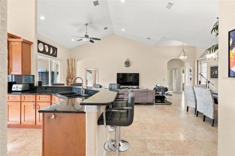 House in Clermont, Florida 4 bedrooms, 259.66 sq.m. № 2418691 - photo 7